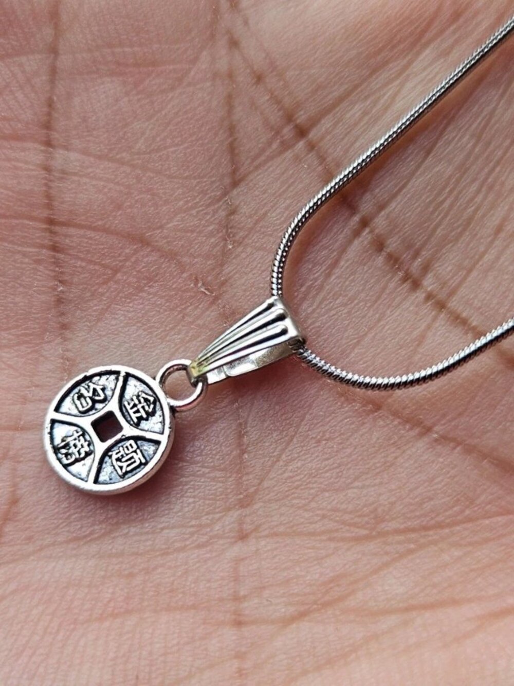 Fashion Necklace Silver Tone Round Shape Pendant Chinese/Japanese? Jewelry New